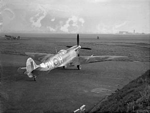 Spitfire VI No 124 Sqn at North Weald c1942