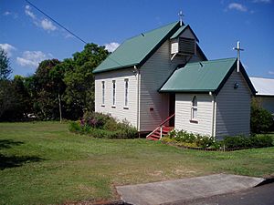 St Marks Anglican Church, Yungaburra (2003).jpg