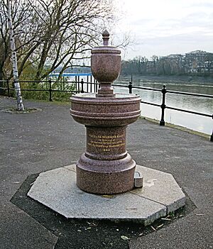 The Helen Reardon Drinking Fountain, Strand-on-the-Green - Chiswick