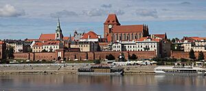 Torun panorama zza Wisly 2 (cropped)