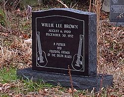 Willie Brown - grave.jpg