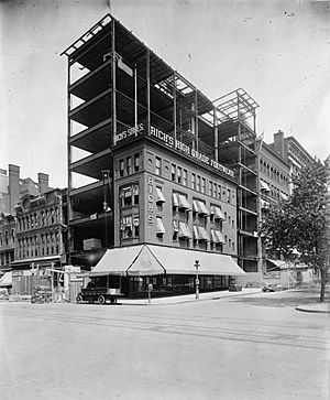 Woodward & Lothrop flagship store under construction