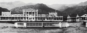 Broadmoor Casino, with Broadmoor house on the right, in 1891.