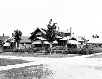 Bradley and Hoeft Houses 1921.jpg