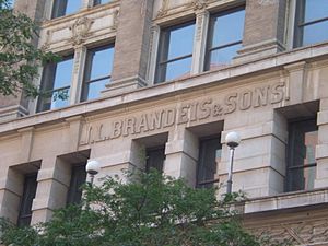 Brandeis building (Omaha) detail 3