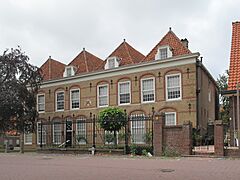 Brielle, voormalig weeshuis in monumentaal pand RM10647 foto3 2011-06-26 14.16
