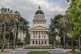 California State Capitol from Capitol Mall - Sacramento (26429122855)