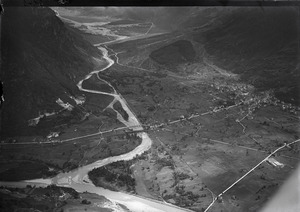 ETH-BIB-Biasca, Pasqio, Ponte Val Blenio v. S. aus 1110 m-Inlandflüge-LBS MH01-006146
