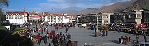 Jokhang Square, the first destination or drop-off for most tourists