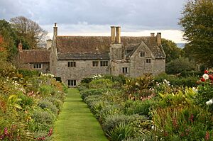 Mottistone Manor - geograph.org.uk - 1050729