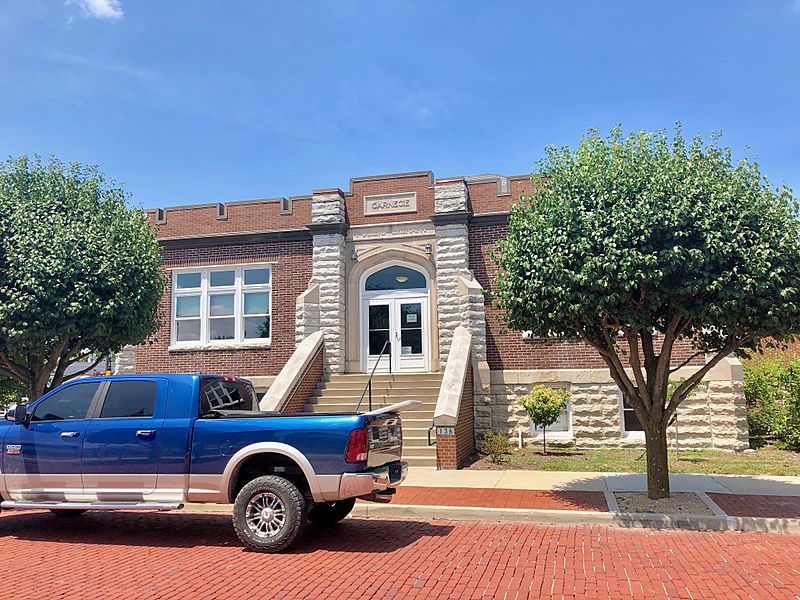 Image Osgood Carnegie Public Library, Osgood, Indiana (48467678282)