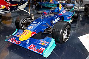 Sauber C19 front-left 2017 Hangar-7.jpg