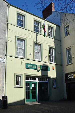 St Peter's Civic Hall - geograph.org.uk - 4421040