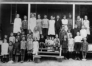 StateLibQld 1 102482 Students of Moore State School, ca. 1915