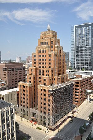 Wisconsin gas building 20210818