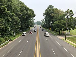 2021-07-20 13 44 28 View east along U.S. Route 22 from the pedestrian overpass just east of Union County Route 645 (New Providence Road) in Mountainside, Union County, New Jersey