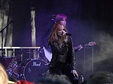 2021 Shaky Knees - Suki Waterhouse (8)