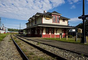 Amqui Train Station (11105854015)