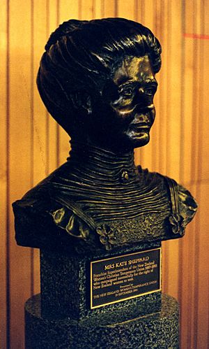 Bust of Kate Sheppard (18947810723)