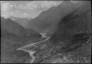 ETH-BIB-Valle Maggia, Blick nach Nordwesten, Pizzo Castello-LBS H1-016264