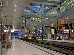 Flughafen-Fernbahnsteig Fahrstuhl-Frankfurt am Main