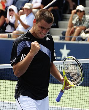 Mikhail Youzhny at the 2009 US Open 01