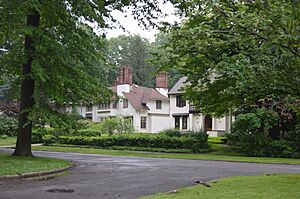 Monmouth east of Arlington in Cleveland Heights
