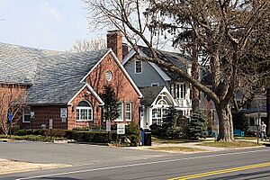 Oyster Bay-East Norwich NY Public Library