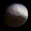 PIA19062-SaturnMoon-Iapetus-20150327