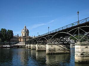 Pont des Arts vue depuis le quai rive droite