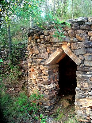 Refugi pedra Tales