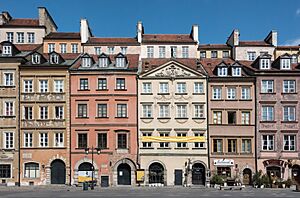 Rynek Starego Miasta w Warszawie Strona Barssa 2020a
