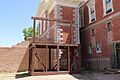 Tombstone-Courthouse-Gallows-2018-courtyard