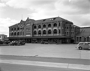 Townsville railway station, 1952