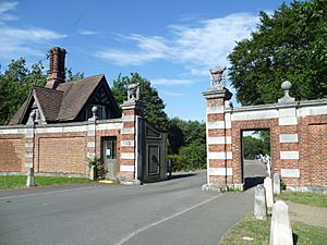 Trent Country Park gate