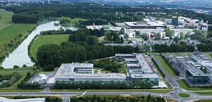 Vue aérienne du campus de l'Ecole polytechnique et de ses partenaires, le 26 juin 2013 001