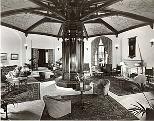 1928 Best Umbrella Room Photo