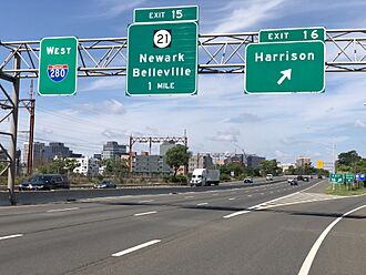2020-07-13 10 28 46 View west along Interstate 280 (Essex Freeway) at Exit 16 (Harrison) in Harrison, Hudson County, New Jersey