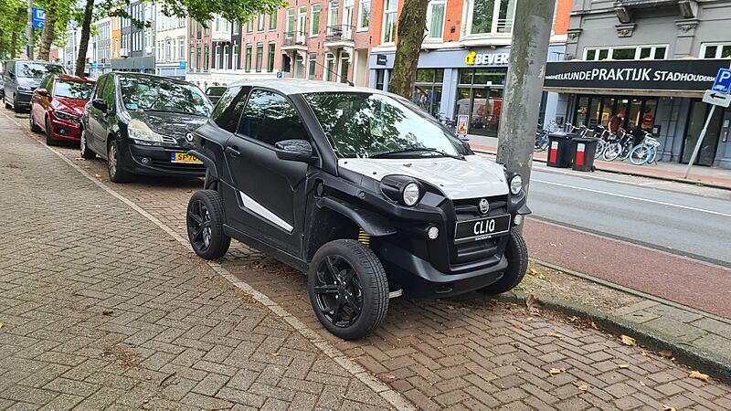Aixam Mega e-Scouty front