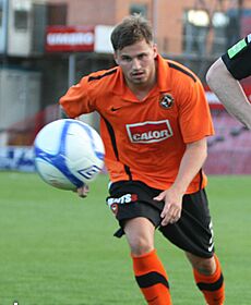 David Goodwillie chasing ball (cropped)