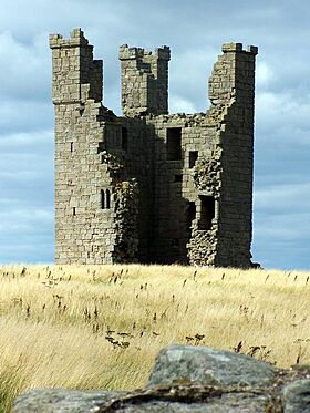 Dunstanburgh Castle2