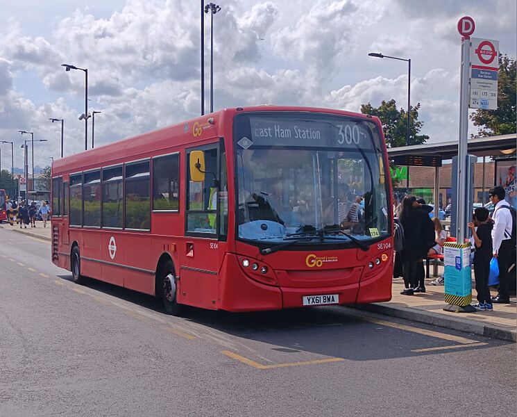 GAL Docklands Buses 300 SE104