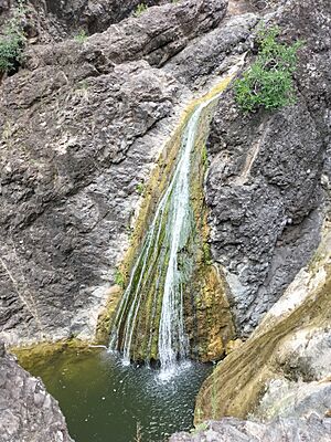 Kinbombi Falls