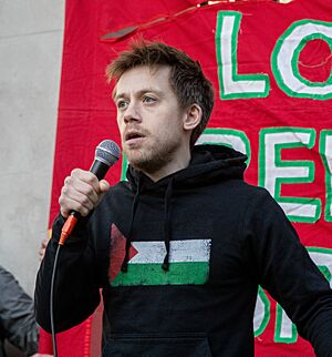 Owen Jones April 2024.jpg