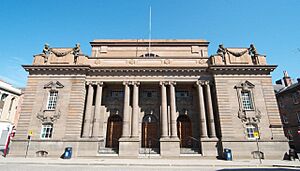 Perth City Hall - view from W