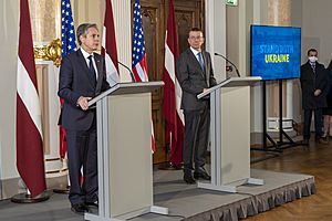 Secretary Blinken Participates in a Joint Press Availability With Latvian Foreign Minister Rinkēvičs (51930453768)