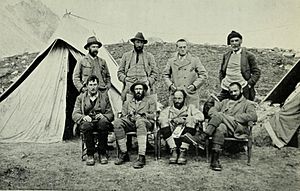1921 Mount Everest expedition members (cropped)