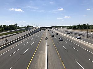 2021-05-23 12 49 18 View south along Interstate 95 (New Jersey Turnpike Pennsylvania Extension) and New Jersey State Route 700 (New Jersey Turnpike) from the overpass for Mansfield Road in Mansfield Township, Burlington County, New Jersey