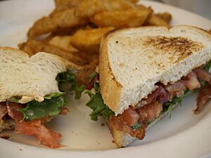 BLT sandwich with pommes frites