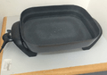 Black electric frying pan